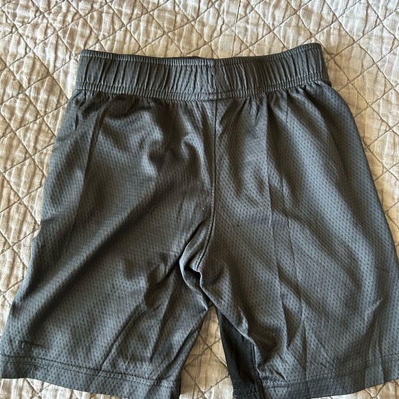 3 pair of boys size 7 Nike shorts - Picture 6 of 12